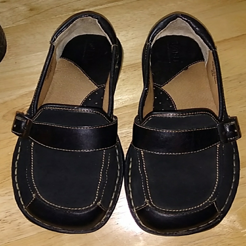 BORN black loafer slip on shoe size 8 /39